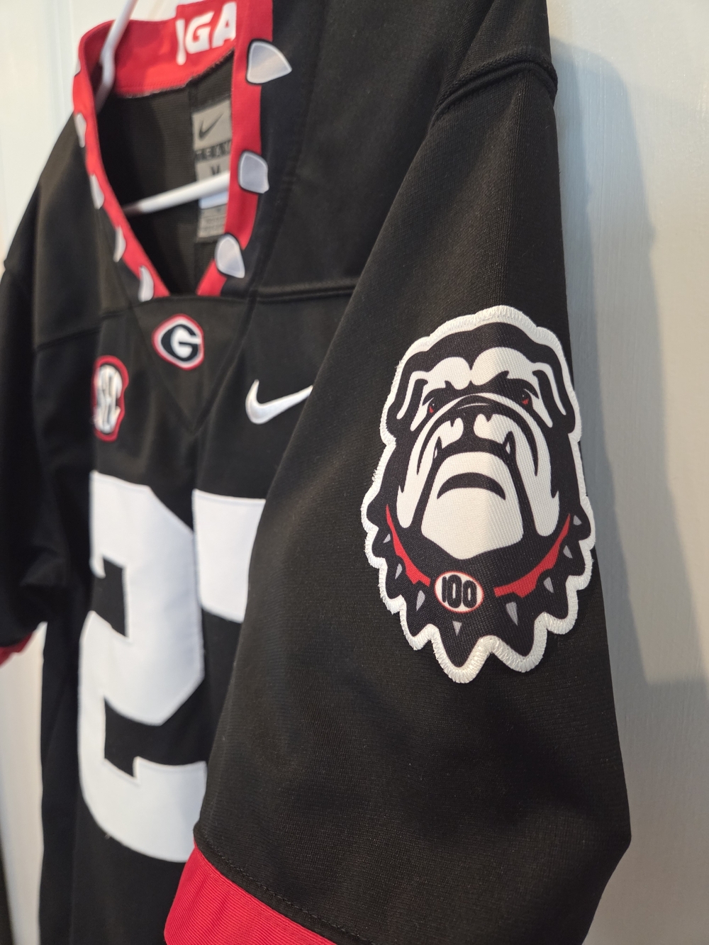 Georgia Bulldogs #27 Nick Chubb Football Jersey - Picture 6 of 8